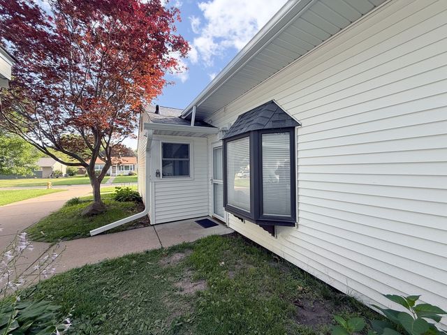 2822 28th Avenue, Rock Island, IL 61201
