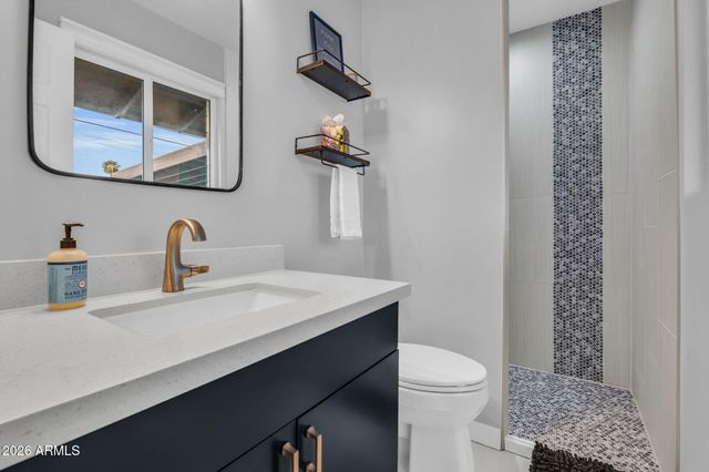 8243 E MONTECITO Avenue, Scottsdale, AZ 85251