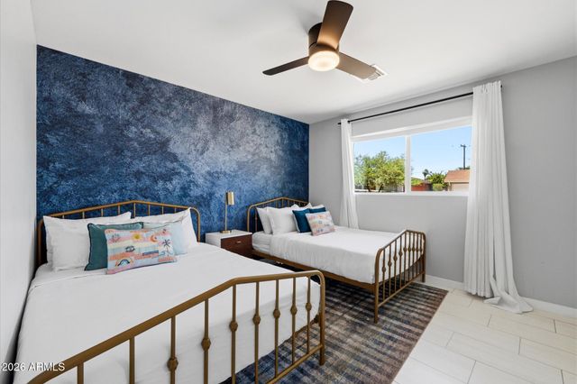 8243 E MONTECITO Avenue, Scottsdale, AZ 85251