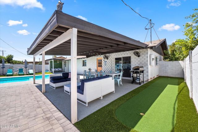 8243 E MONTECITO Avenue, Scottsdale, AZ 85251