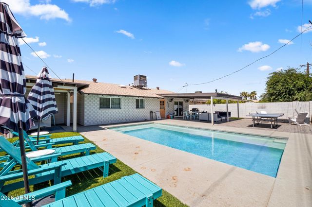 8243 E MONTECITO Avenue, Scottsdale, AZ 85251