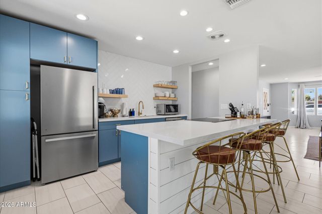 8243 E MONTECITO Avenue, Scottsdale, AZ 85251