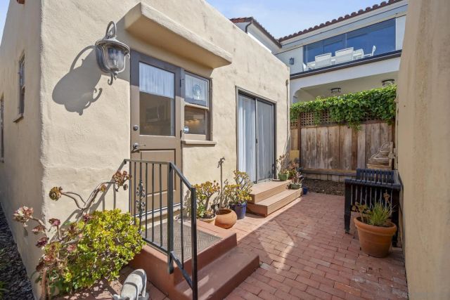 607 Arenas, La Jolla, CA 92037