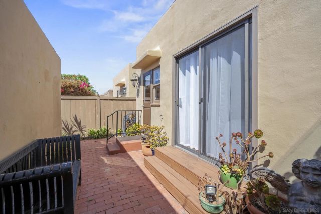 607 Arenas, La Jolla, CA 92037