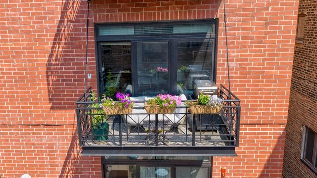 1155 W Madison Street 312, Chicago, IL 60607