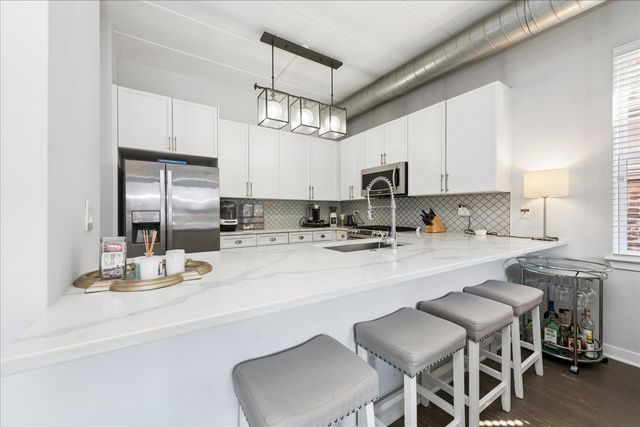 1155 W Madison Street 312, Chicago, IL 60607