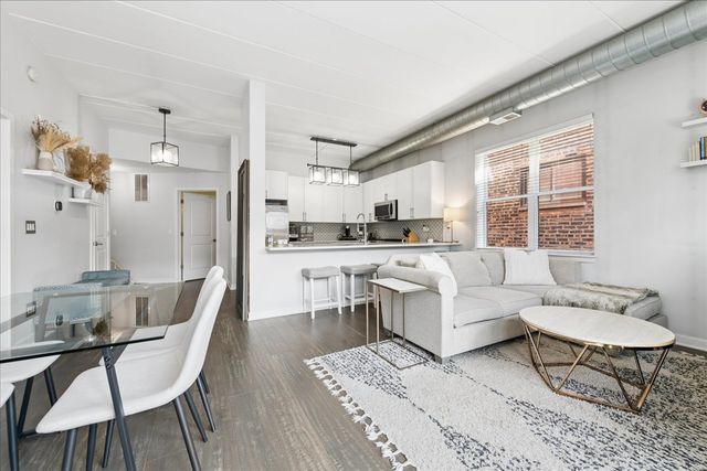 1155 W Madison Street 312, Chicago, IL 60607