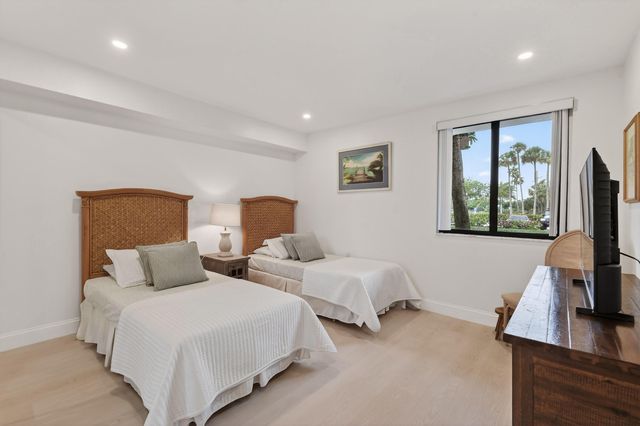 301 S Seas Drive 104, Jupiter, FL 33477