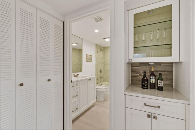 301 S Seas Drive 104, Jupiter, FL 33477