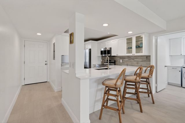 301 S Seas Drive 104, Jupiter, FL 33477