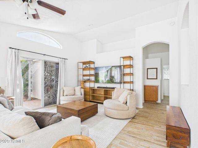 7125 W La Senda Drive, Glendale, AZ 85310