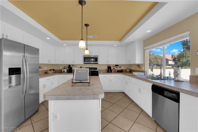 9852 Snowy Canyon Court, Las Vegas, NV 89183