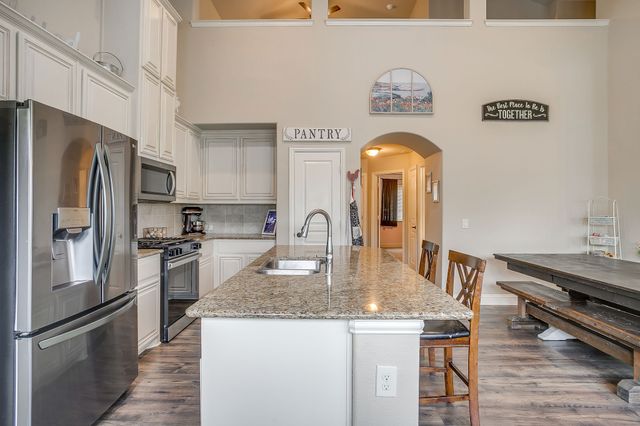 1033 Rustic Oak Way, Burleson, TX 76028