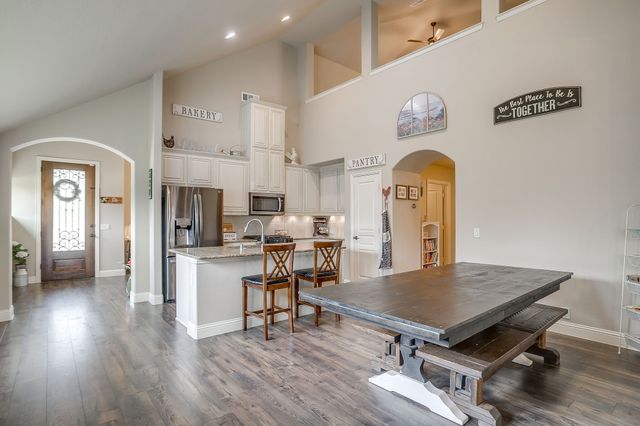 1033 Rustic Oak Way, Burleson, TX 76028