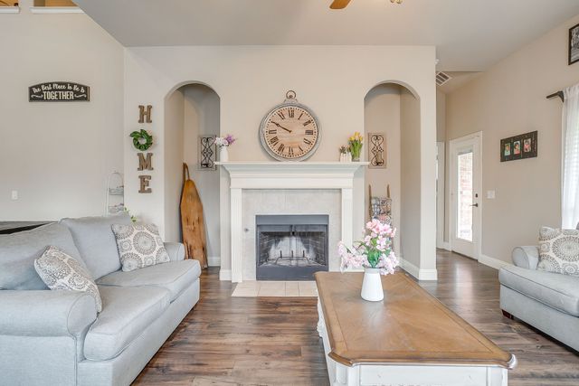 1033 Rustic Oak Way, Burleson, TX 76028