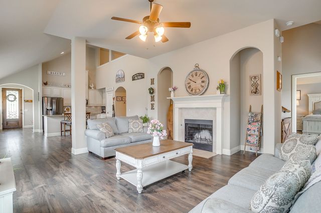 1033 Rustic Oak Way, Burleson, TX 76028