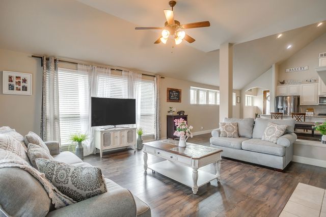 1033 Rustic Oak Way, Burleson, TX 76028