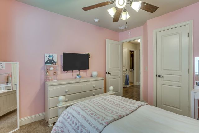 1033 Rustic Oak Way, Burleson, TX 76028
