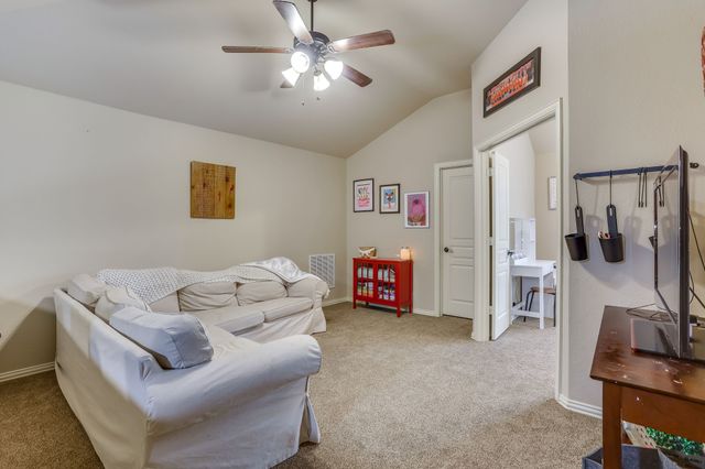 1033 Rustic Oak Way, Burleson, TX 76028