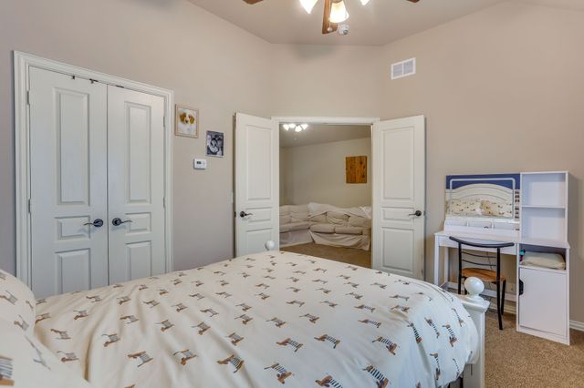1033 Rustic Oak Way, Burleson, TX 76028