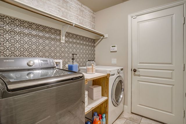 1033 Rustic Oak Way, Burleson, TX 76028