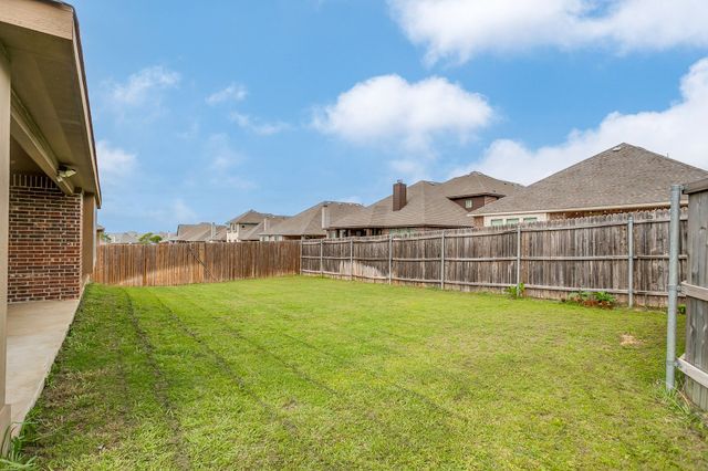 1033 Rustic Oak Way, Burleson, TX 76028