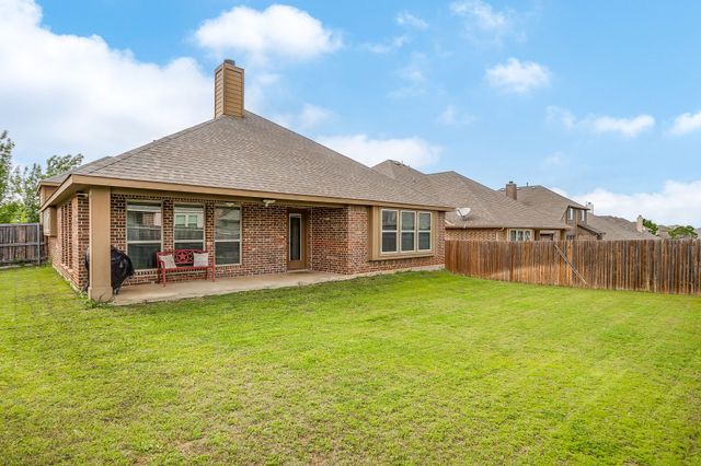 1033 Rustic Oak Way, Burleson, TX 76028