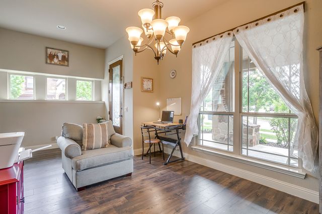1033 Rustic Oak Way, Burleson, TX 76028