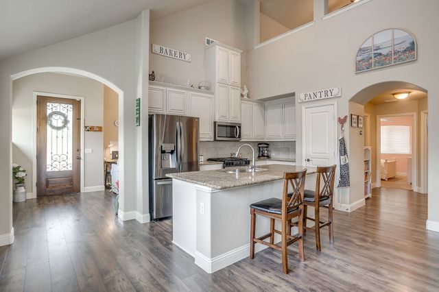 1033 Rustic Oak Way, Burleson, TX 76028