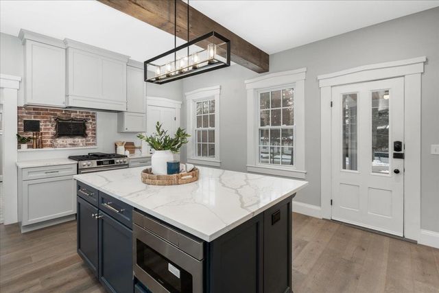 18 Souhegan Street, Milford, NH 03055