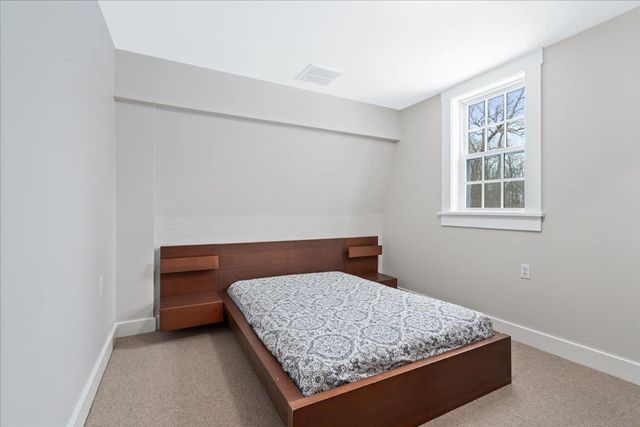 18 Souhegan Street, Milford, NH 03055