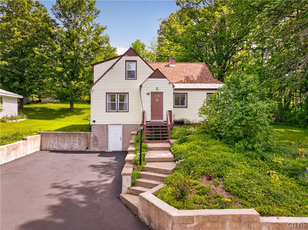 5 Marwood Road, Deerfield, NY 13502