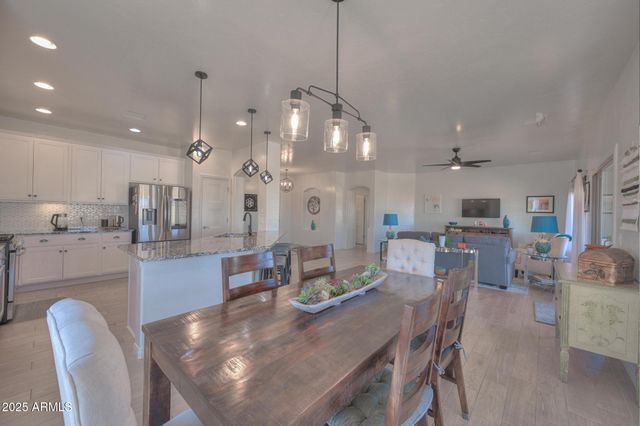 6209 E SADDLEHORN Circle, Hereford, AZ 85615