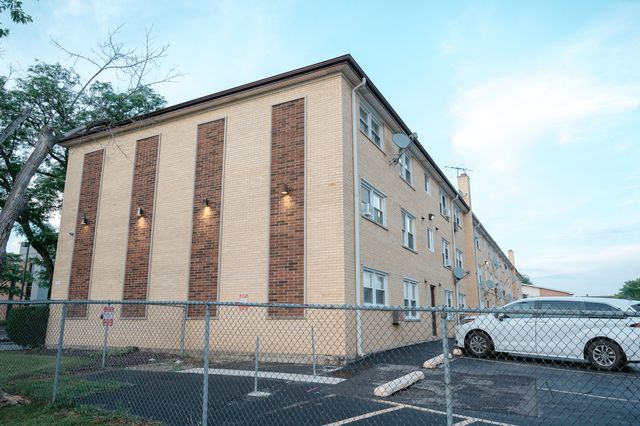 9275 W NOEL Avenue 3C, Des Plaines, IL 60016