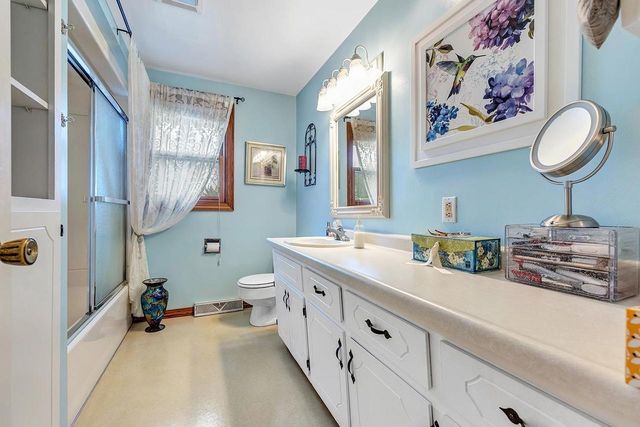 2429 DOWNY STREET, Green Bay, WI 54303