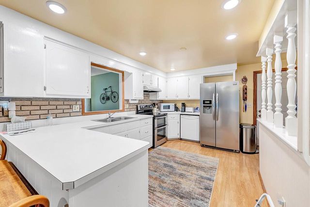 2429 DOWNY STREET, Green Bay, WI 54303