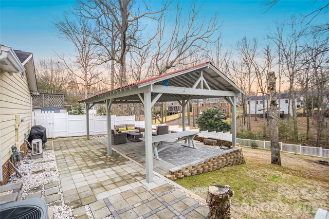 2316 Wineberry Court, Matthews, NC 28105