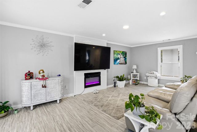 2316 Wineberry Court, Matthews, NC 28105