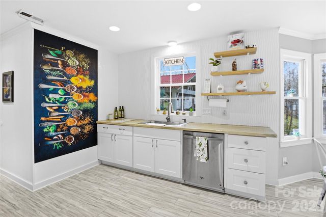 2316 Wineberry Court, Matthews, NC 28105