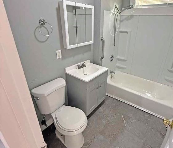 129 S Elm St, Haverhill, MA 01835