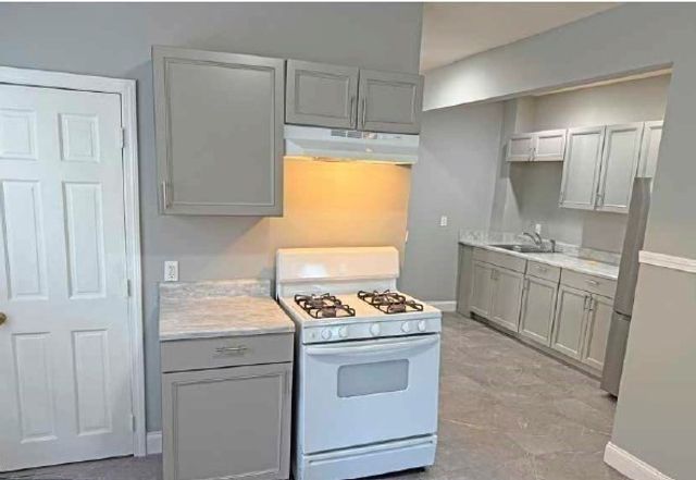 129 S Elm St, Haverhill, MA 01835