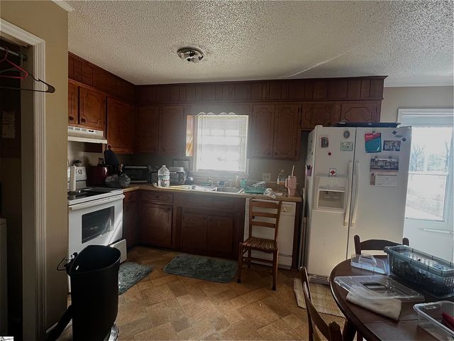 3035 Kelsey Creek Road, Spartanburg, SC 29302