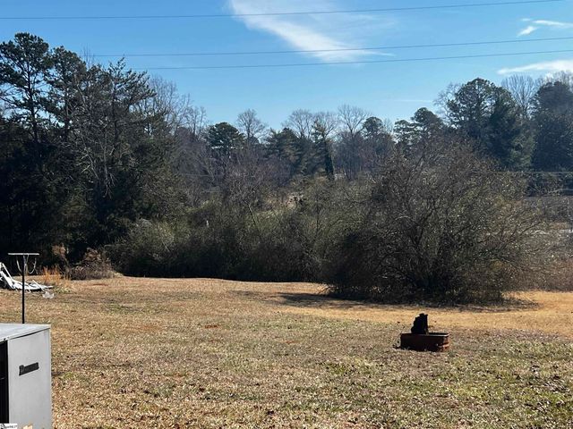 3035 Kelsey Creek Road, Spartanburg, SC 29302