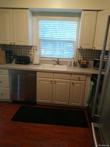 1555 Brentwood Drive Apt 149, Troy, MI 48098