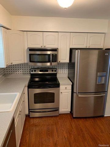 1555 Brentwood Drive Apt 149, Troy, MI 48098