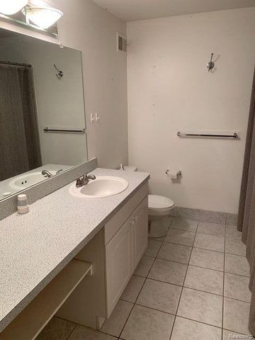 1555 Brentwood Drive Apt 149, Troy, MI 48098