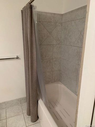1555 Brentwood Drive Apt 149, Troy, MI 48098
