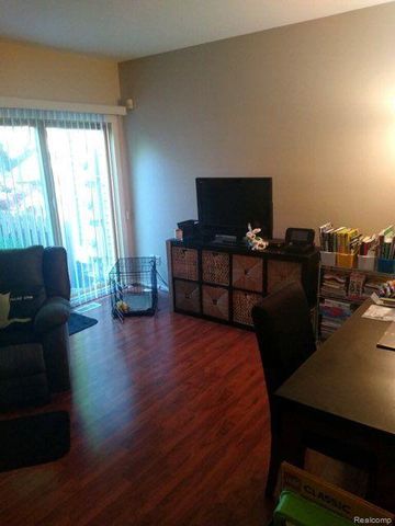 1555 Brentwood Drive Apt 149, Troy, MI 48098