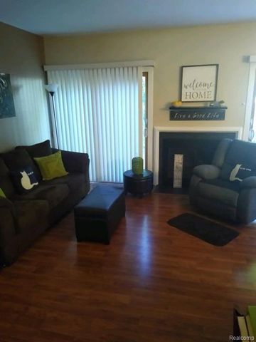 1555 Brentwood Drive Apt 149, Troy, MI 48098