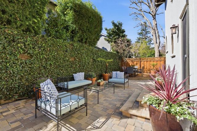 1333 Hoover Street, Menlo Park, CA 94025